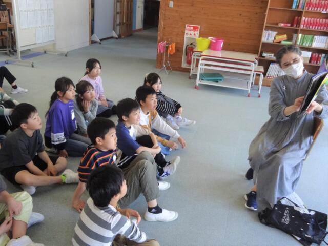 読み聞かせの会
