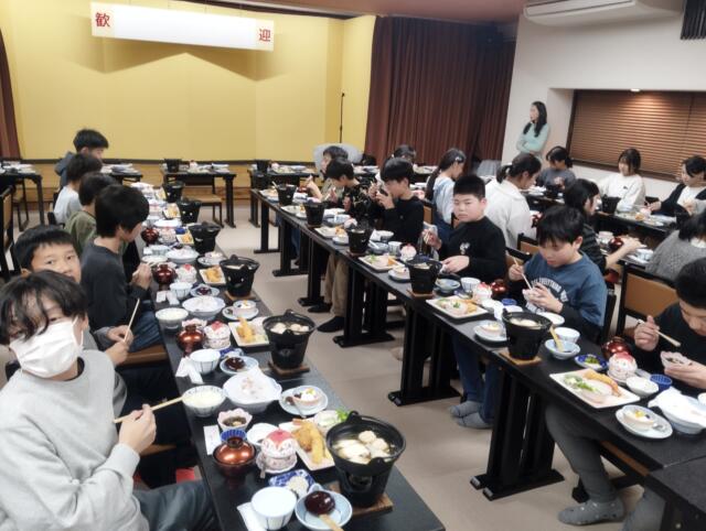 修学旅行１日目　夕食