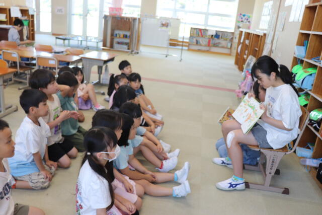 児童会　読み聞かせ